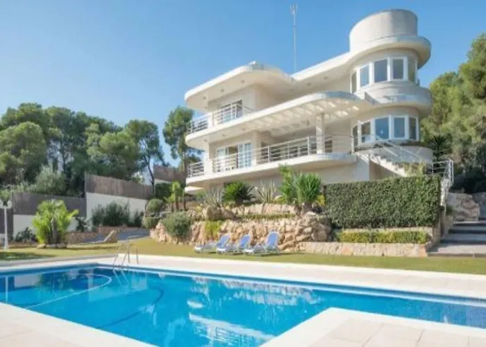 Seafront Villa Tvl 40